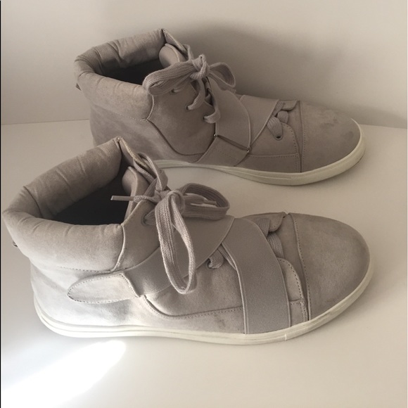 Grey sneakers 👟 - Picture 3 of 4